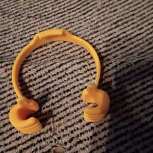 Yellow Cell Phone Holder – Universal Clip Stand – Hands‑Free Phone Support